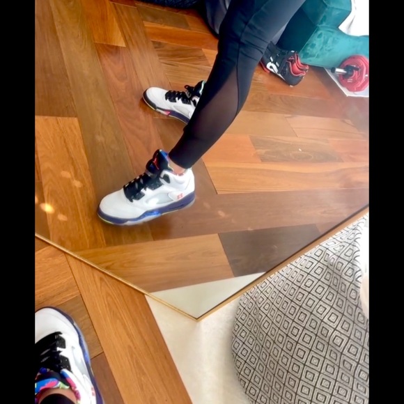 Meet your Posher, Alex - Picture 2 of 3